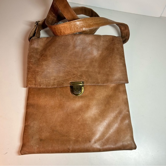 Odilynch Tan Leather Flapover Crossbody, Messenger Bag, Brass Push Lock Closure - Picture 6 of 16